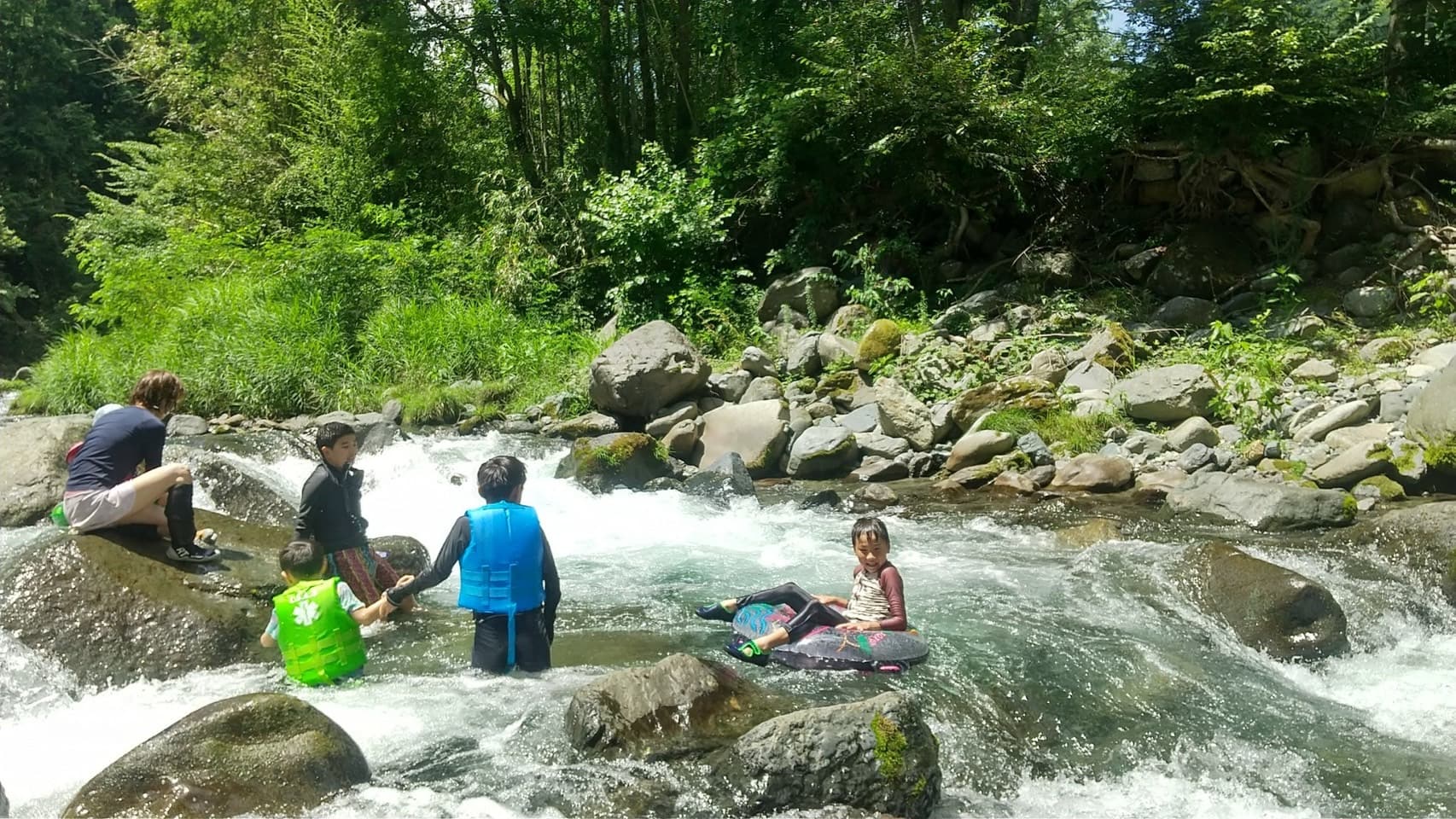 自然と人のエネルギーが交差する野外活動